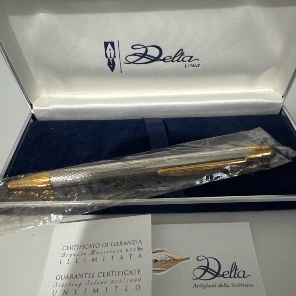 Delta Luxury Silver and Gold Pen
